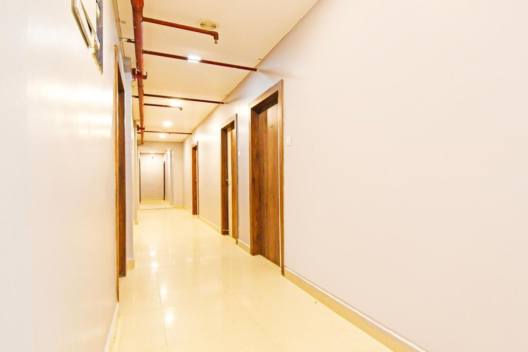 Super Townhouse Mancheswar Industrial Estate Hotel