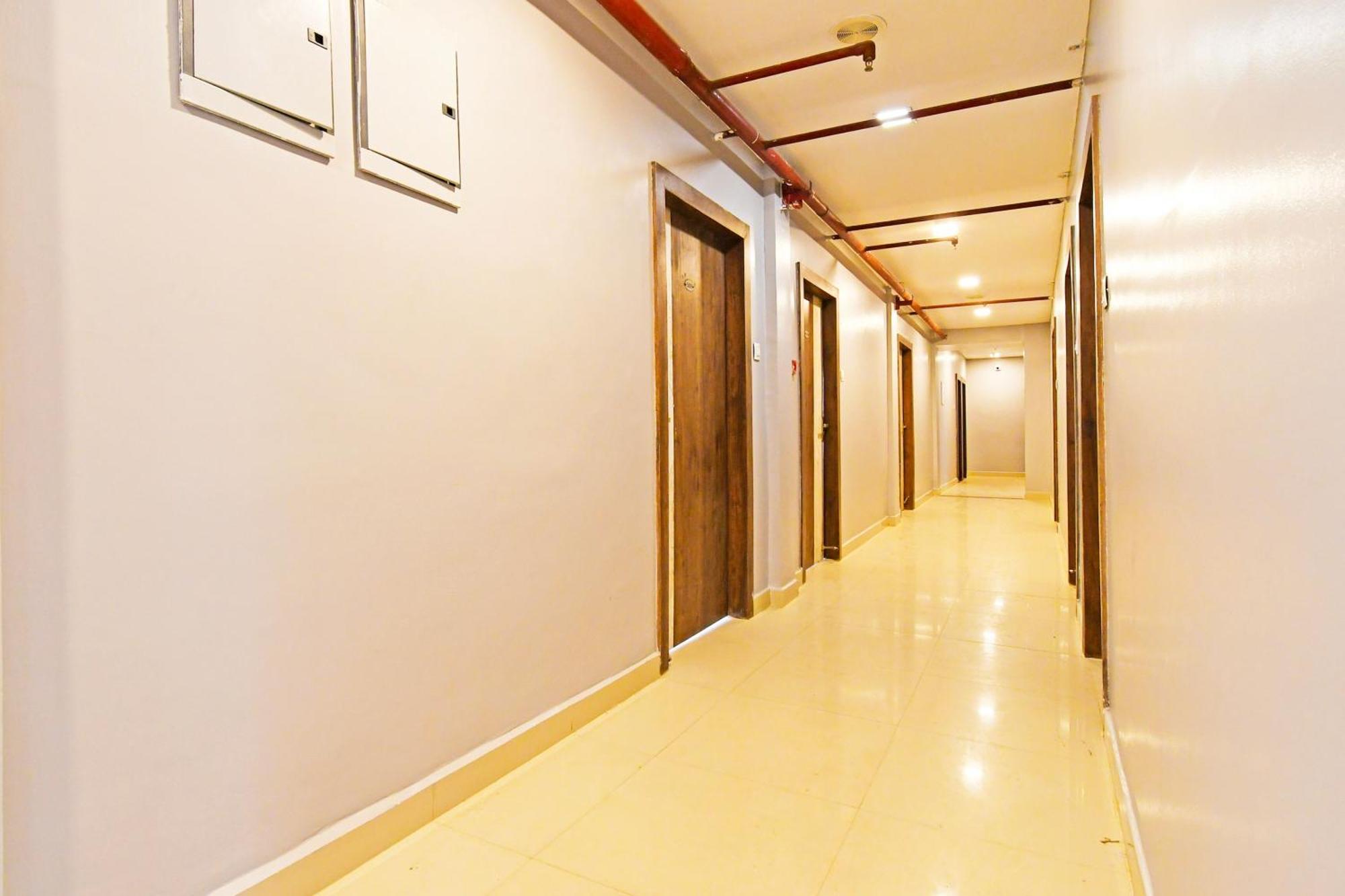 Super Townhouse Mancheswar Industrial Estate 3*