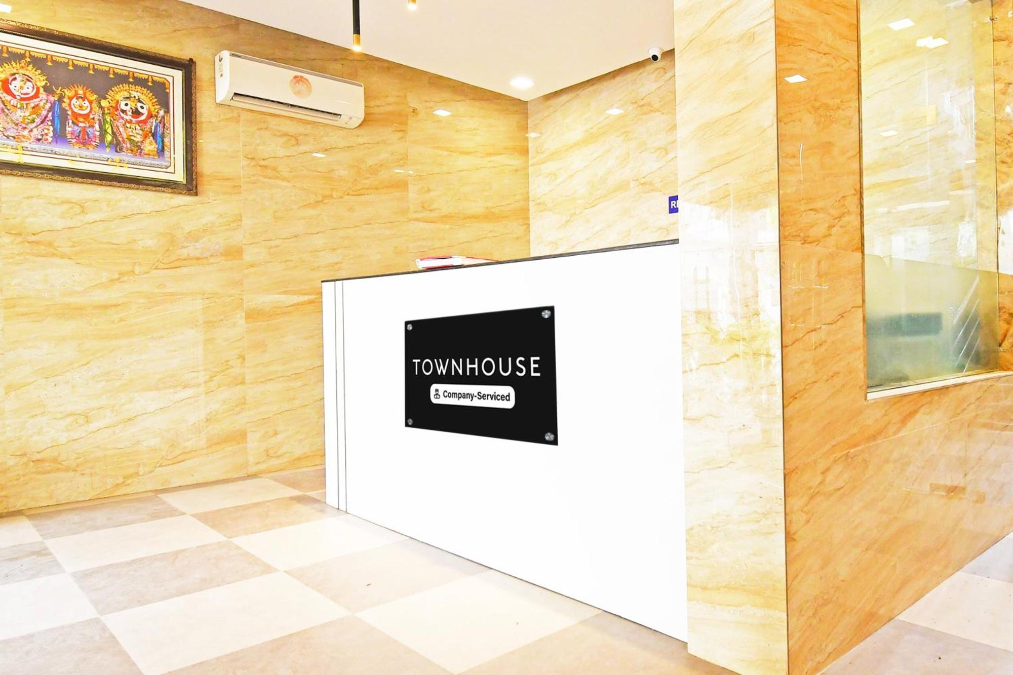 Super Townhouse Mancheswar Industrial Estate 3*