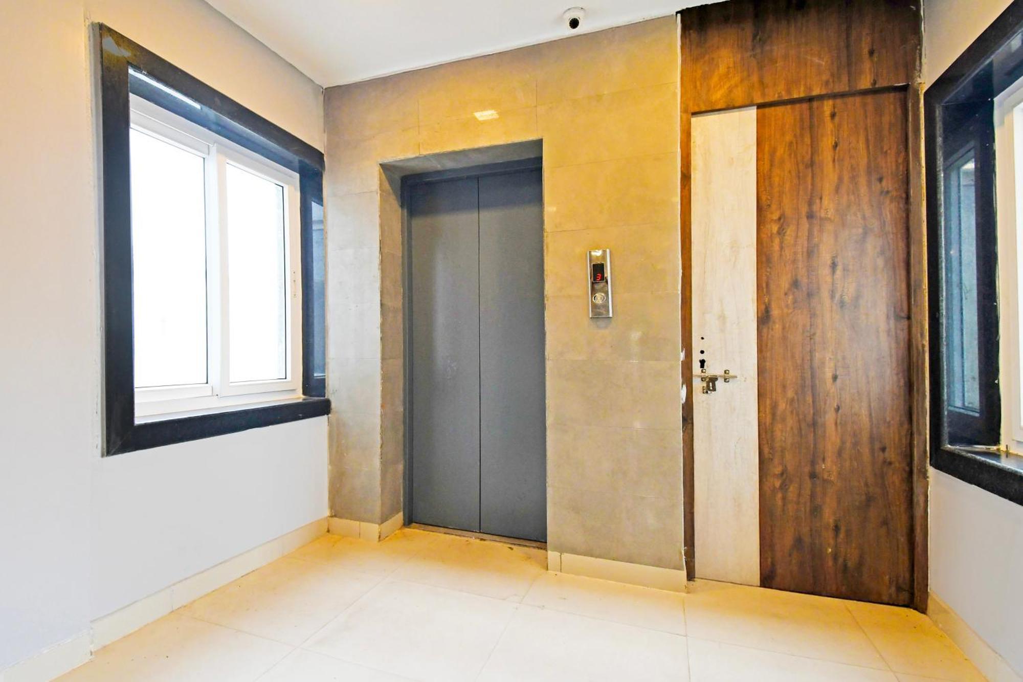 Super Townhouse Mancheswar Industrial Estate Hotel 3*