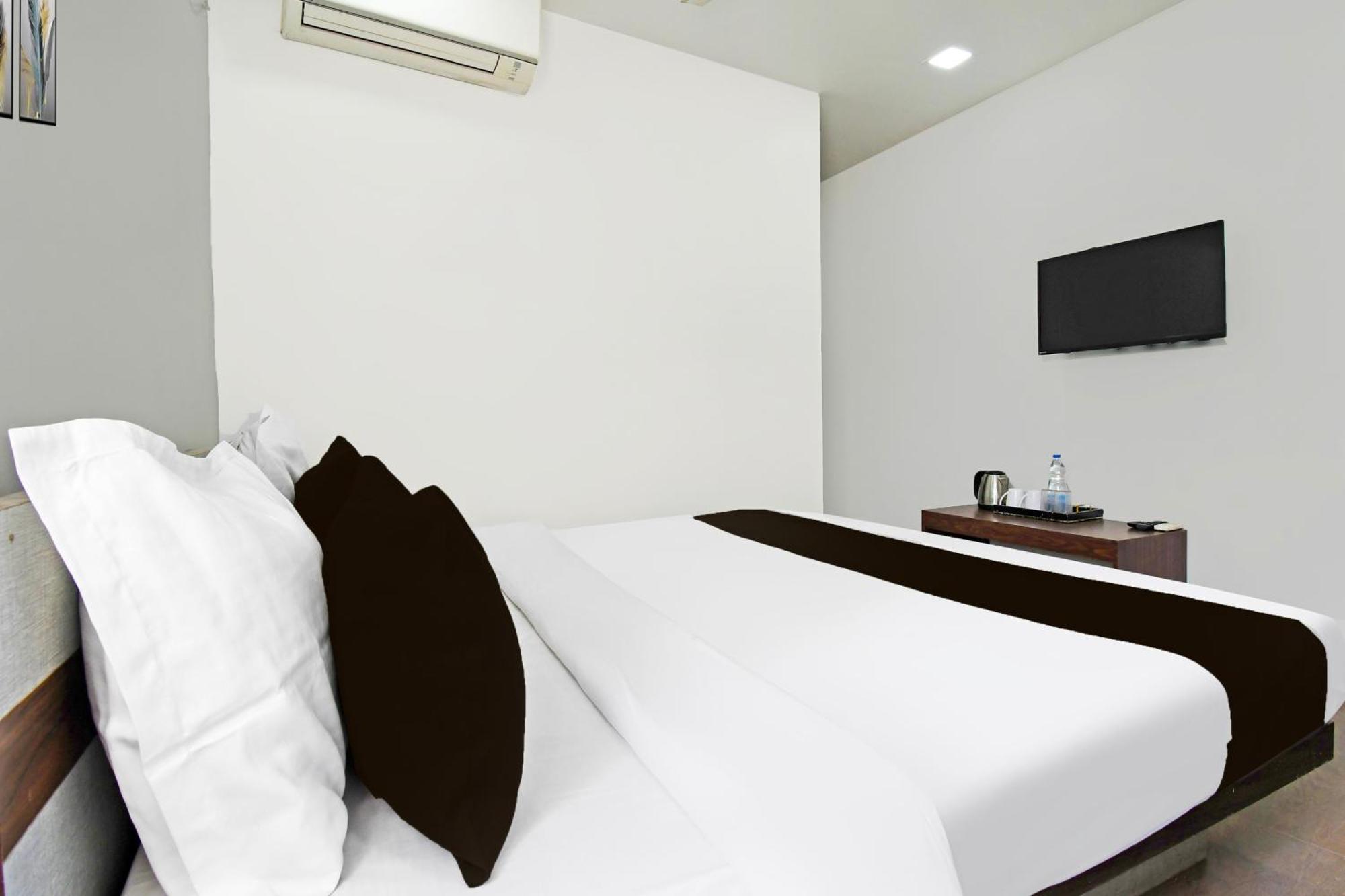 Super Townhouse Mancheswar Industrial Estate 3*